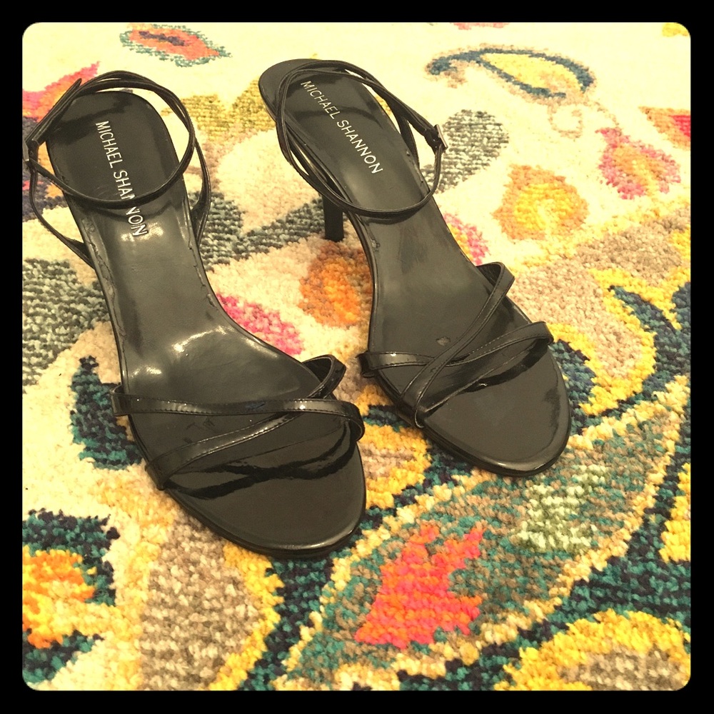 ❤️ Black Leather Strappy Heel ❤️